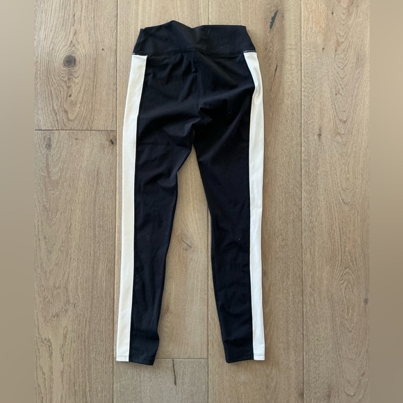 L-Space Sidelines Black and white leggings - size small - Picture 3 of 4